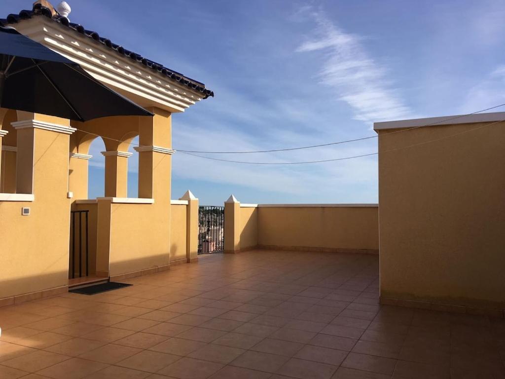 Top Floor Spacious Apartment With Roof Terrace Alicante Exterior foto