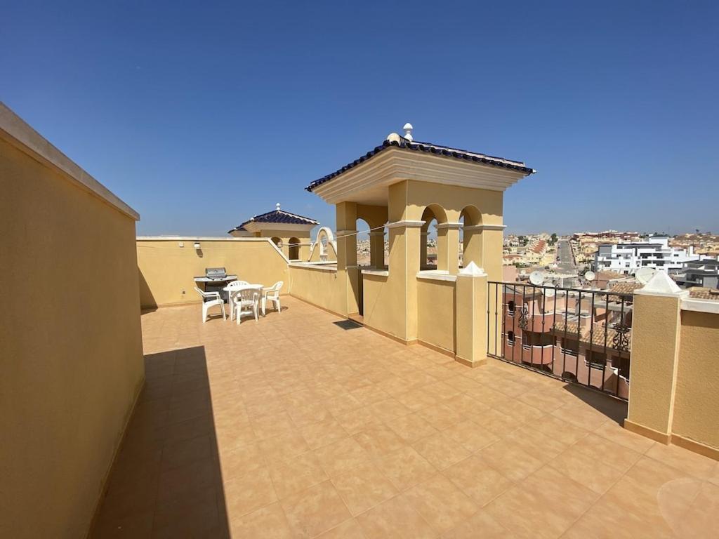 Top Floor Spacious Apartment With Roof Terrace Alicante Exterior foto